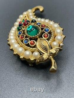 Trifari Alfred Philippe 1956 Moghul Paisley Leaf Brooch in Tricolor with Pearls