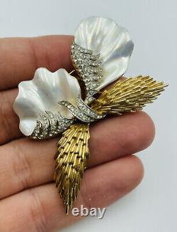 Trifari Alfred Philippe Coquilles Vintage Gold Plated Mother Of Pearl Enamel Pin