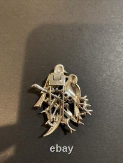 Trifari'Alfred Philippe' Pair of Love Birds Pin Clip On Branches with Flowers