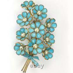 Trifari'Alfred Philippe' Pearl and Blue Poured Glass Ten Flowers Pin Clip