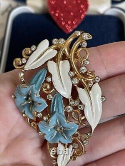 Trifari brooch bell Flower Antique 1939s Des 114489 Alfred Philippe Dress Clip