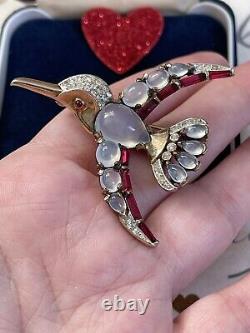 Trifari brooch humming bird lucite Alfred Philippe signet Des 157197 1950s rare