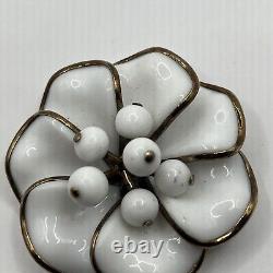 VTG 1950s SIGNED CROWN TRIFARI By ALFRED PHILIPPE Milk Glass Flower Brooch. F