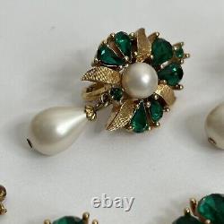 VTG ALFRED PHILIPPE TRIFARI Emerald Green Pearl Rhinestone Gold Ribbon BRACELET