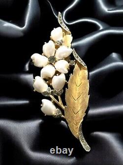 VTG Alfred Philippe Crown Trifari Sorrento Pearl Baby Tooth Flower Pin Brooch