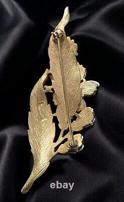 VTG Alfred Philippe Crown Trifari Sorrento Pearl Baby Tooth Flower Pin Brooch