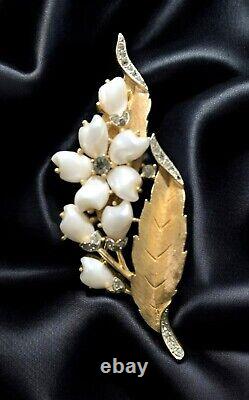 VTG Alfred Philippe Crown Trifari Sorrento Pearl Baby Tooth Flower Pin Brooch