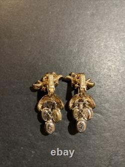Vintag Alfred Philippe Crown TRIFARI Grape Flower Dangle Crystal Earrings