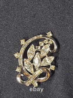 Vintage 1930s ART DECO Signed Trifari Pat Pend Brooch