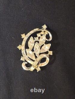 Vintage 1930s ART DECO Signed Trifari Pat Pend Brooch