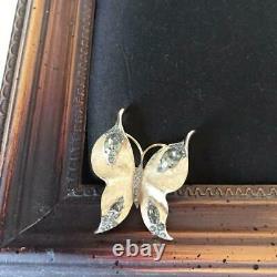 Vintage ALFRED PHILIPPE TRIFARI Matte gold Butterfly motif brooch