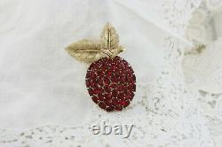 Vintage Alfred Philippe TRIFARI Gold Swinging RED Rhinestone Apple Pin Brooch