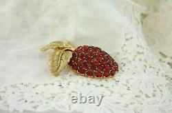 Vintage Alfred Philippe TRIFARI Gold Swinging RED Rhinestone Apple Pin Brooch