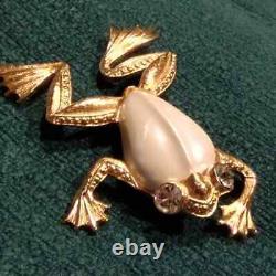 Vintage Alfred Philippe Trifari Faux Pearl Jelly Belly Frong Brooch Great Gift