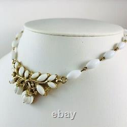 Vintage CROWN TRIFARI Alfred Philippe White Milk Glass Poured Glass Necklace 15