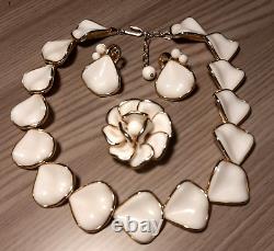 Vintage CROWN TRIFARI SET Brooch Necklace Earrings ALFRED PHILIPPE MILK GLASS