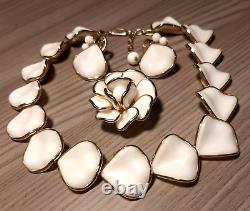 Vintage CROWN TRIFARI SET Brooch Necklace Earrings ALFRED PHILIPPE MILK GLASS
