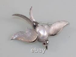 Vintage Crown TRIFARI Alfred Philippe Jelly Belly Moonstone Swallow Bird Brooch