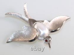 Vintage Crown TRIFARI Alfred Philippe Jelly Belly Moonstone Swallow Bird Brooch
