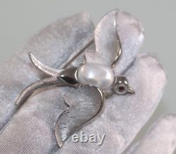 Vintage Crown TRIFARI Alfred Philippe Jelly Belly Moonstone Swallow Bird Brooch