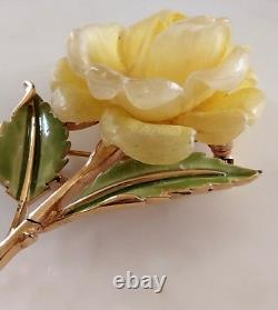 Vintage Crown TRIFARI PHILLIPPE Carved YELLOW ROSE w ENAMEL Leaves Brooch 1955
