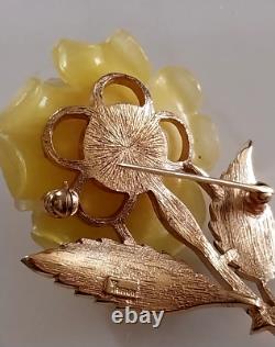 Vintage Crown TRIFARI PHILLIPPE Carved YELLOW ROSE w ENAMEL Leaves Brooch 1955 Vintage Crown TRIFARI PHILLIPPE Carved YELLOW ROSE w ENAMEL Leaves Brooch 1955