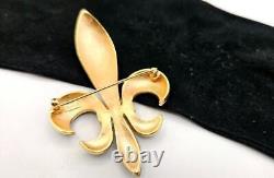 Vintage Crown TRIFARI Royal Blue Enamel Guilloche L'Orient Fleur De Lis Brooch