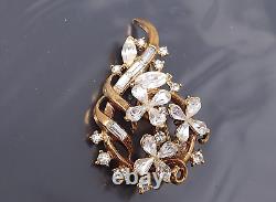 Vintage Crown Trifari ALFRED PHILIPPE White Rhinestone Gold tone Flower Brooch