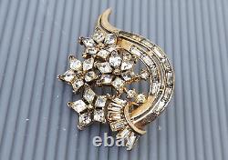 Vintage Crown Trifari Alfred Philippe 1950 Gold tone Rhinestone Brooch