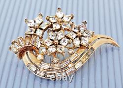 Vintage Crown Trifari Alfred Philippe 1950 Gold tone Rhinestone Brooch