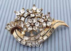 Vintage Crown Trifari Alfred Philippe 1950 Gold tone Rhinestone Brooch