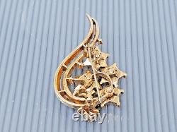 Vintage Crown Trifari Alfred Philippe 1950 Gold tone Rhinestone Brooch