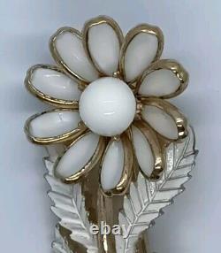 Vintage Crown Trifari Alfred Philippe Daisy Brooch White Milk Glass Enamel