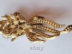 Vintage Crown Trifari Alfred Philippe Gold Tone Floral Brooch. Stunning color