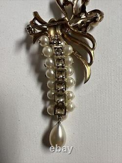 Vintage Crown Trifari Alfred Philippe Pearl Strand Rhinestone Dangle Drop Brooch