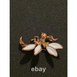 Vintage Crown Trifari Alfred Philippe Petalette Poured Milk Glass Wasp Brooch