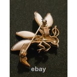 Vintage Crown Trifari Alfred Philippe Petalette Poured Milk Glass Wasp Brooch