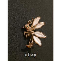 Vintage Crown Trifari Alfred Philippe Petalette Poured Milk Glass Wasp Brooch