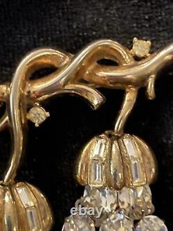 Vintage Crown Trifari Alfred Philippe Rhinestone Dangle Trembler Brooch Gold