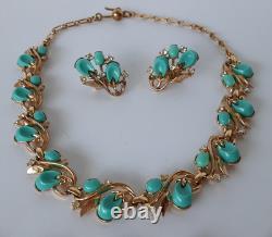 Vintage Crown Trifari Alfred Philippe Thermoset Pebble Beach Parure