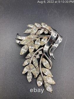 Vintage Crown Trifari PAT PEND Alfred Philippe Rhodium Plated Crystal Brooch