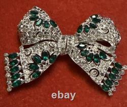 Vintage Crown Trifari Signed Alfred Philippe Rhodium Plated Green Crystal Bow