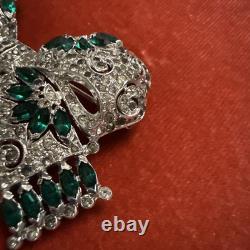 Vintage Crown Trifari Signed Alfred Philippe Rhodium Plated Green Crystal Bow