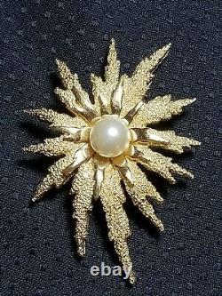 Vintage Crown Trifari Sunburst Starburst Alfred Philippe Pin Brooch Gold Pearl