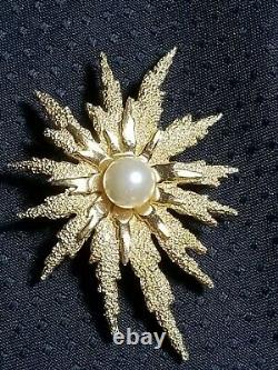 Vintage Crown Trifari Sunburst Starburst Alfred Philippe Pin Brooch Gold Pearl