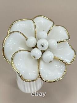 Vintage Crown Trifari flower brooch Alfred Philippe poured glass dogwood 2-1/8