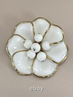 Vintage Crown Trifari flower brooch Alfred Philippe poured glass dogwood 2-1/8