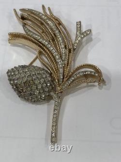 Vintage Crown Trifari gold tone Alfred Philippe'Egrets' pave pinecone Brooch