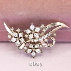 Vintage Trifari Alfred Philippe 1950s Gold Abstract Flower Rhinestone Brooch