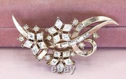 Vintage Trifari Alfred Philippe 1950s Gold Abstract Flower Rhinestone Brooch